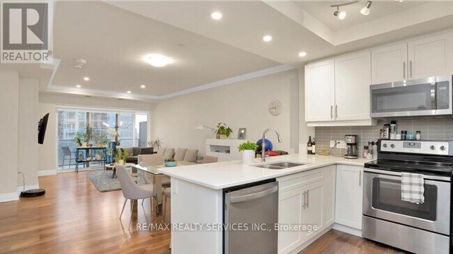 Building Photo - 505-1505 Talbot St