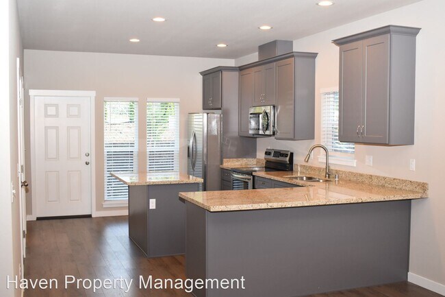 Building Photo - 4 br, 2.5 bath House - 8047 S Thompson Ave