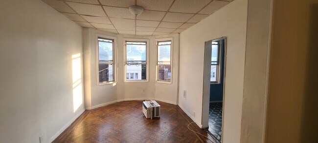 Foto del edificio - 200 Van Nostrand Ave