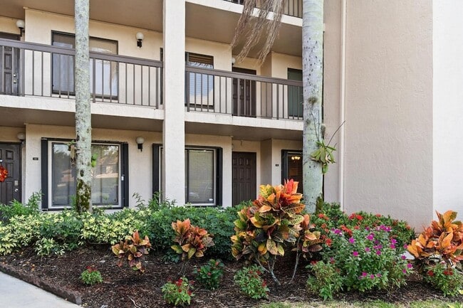 Building Photo - 10110 Cedar Point Blvd