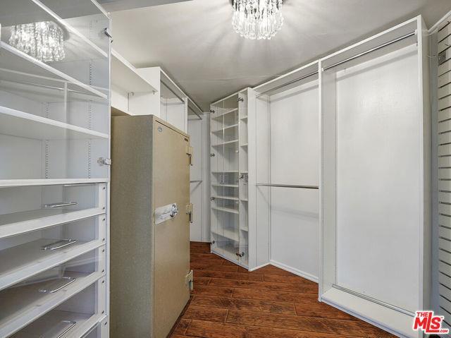 Foto del edificio - 13161 Addison St