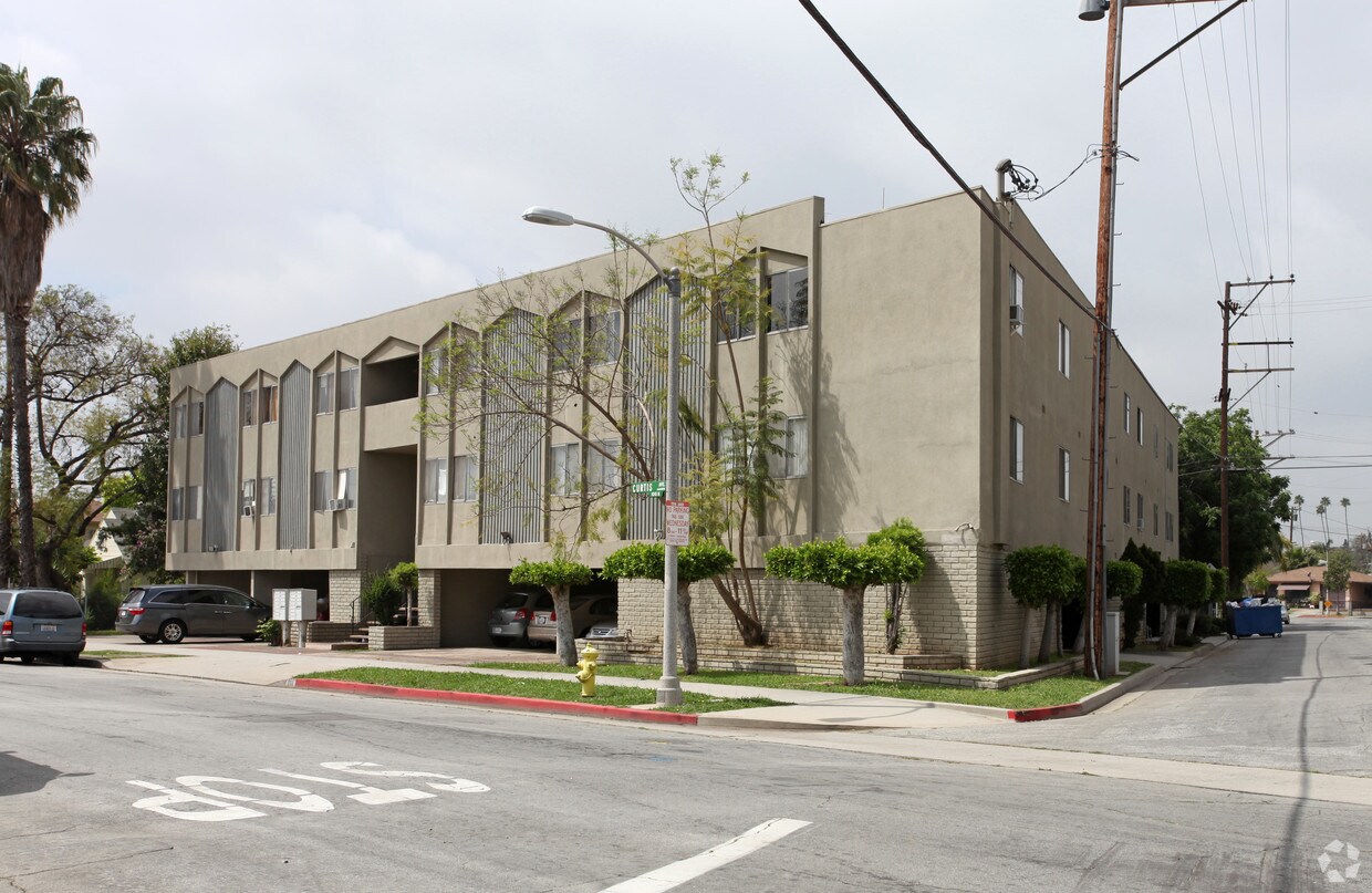 111 N Curtis Ave - 111 N Curtis