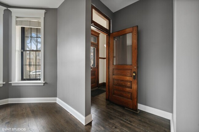 Foto del edificio - 3727 N Clifton Ave