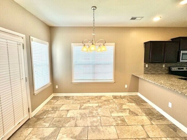 Foto del edificio - Luxury, Style, Gated Community, 4 Bedroom ...
