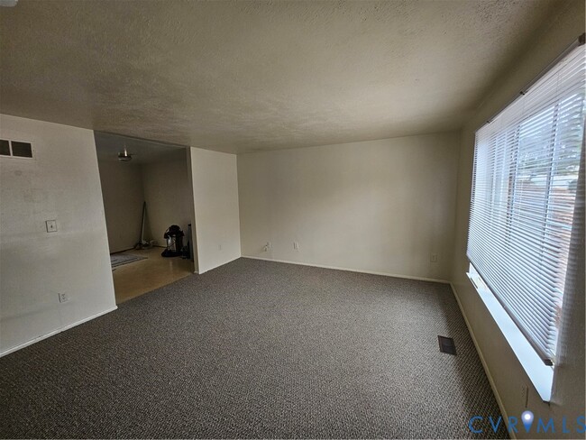 Foto del edificio - 1800 Mountain Pine Blvd