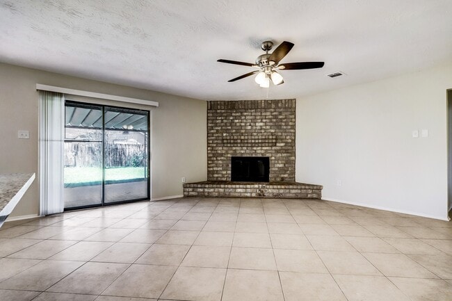 Building Photo - 6906 Soledad Dr