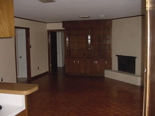 Building Photo - 4118 Elderwood Dr