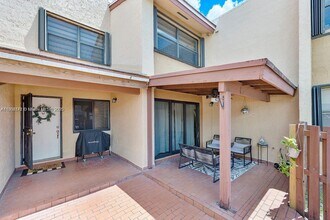 Building Photo - 241 W Park Dr Building Photo - 241 W Park Dr