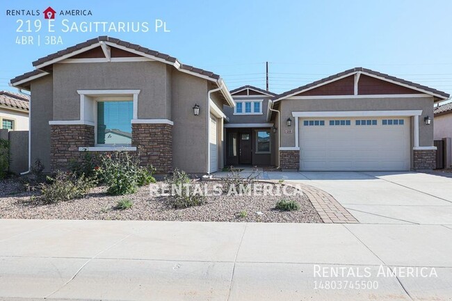 Foto del edificio - Brand new 4/bed 3/bath w/ attached Casita!!