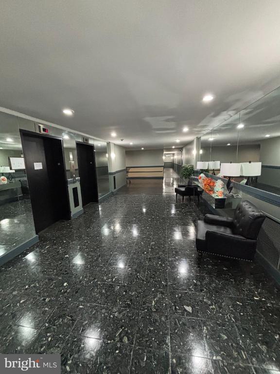 Foto del edificio - 6317 Park Heights Ave
