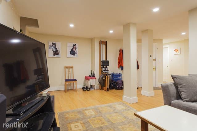 Building Photo - 2 br, 1 bath  - 75 Park St Apt A
