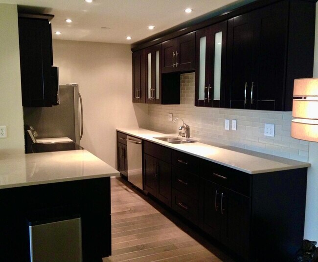 Foto del edificio - 576 N Bellflower Blvd