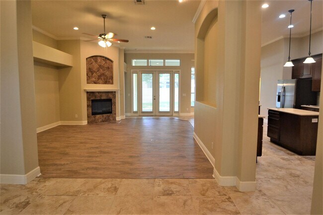 Building Photo - 1390 Stellar Dr