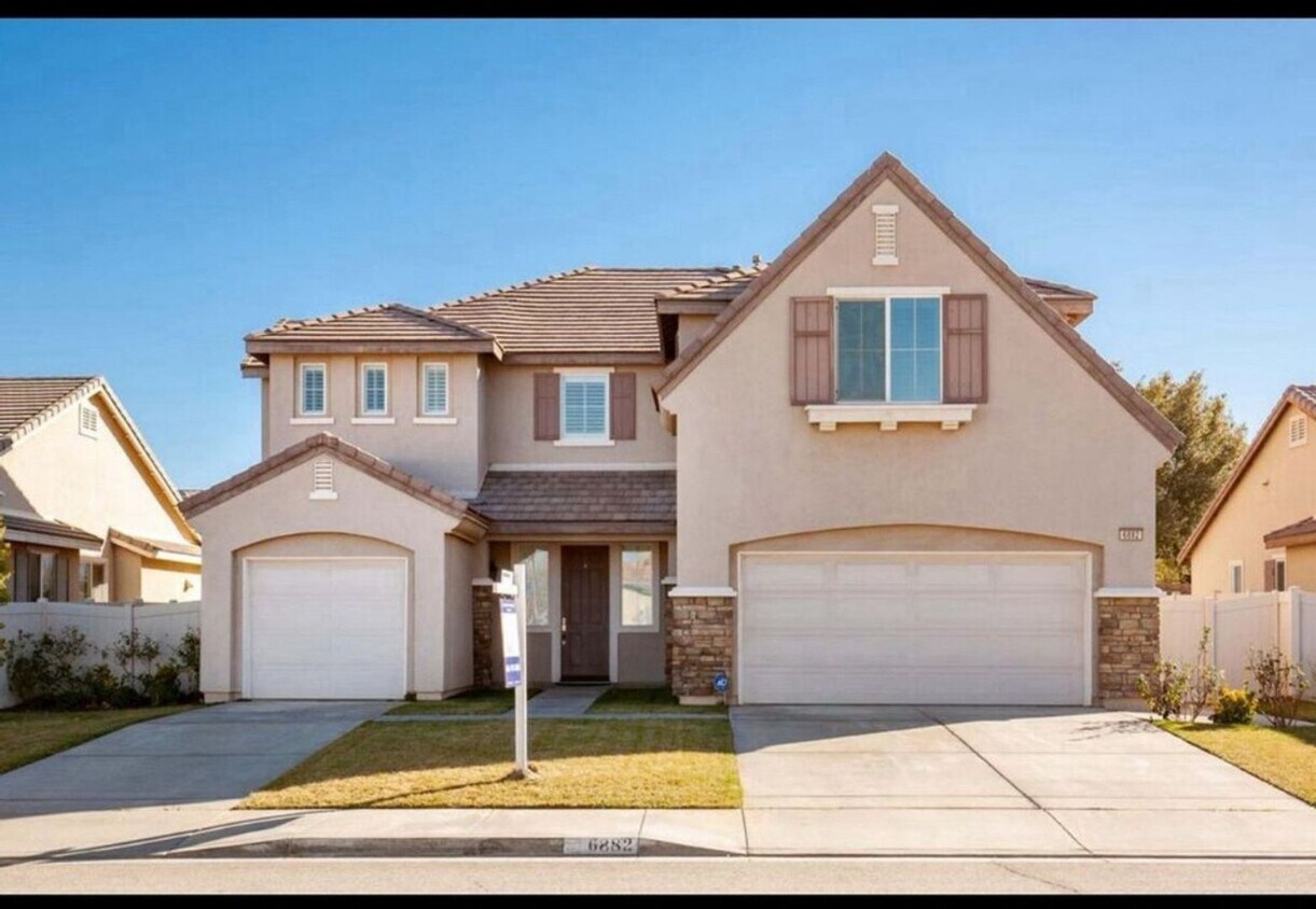 Foto principal - Spacious 5BR House in Palmdale