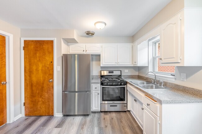 Building Photo - 8533 Massasoit Ave