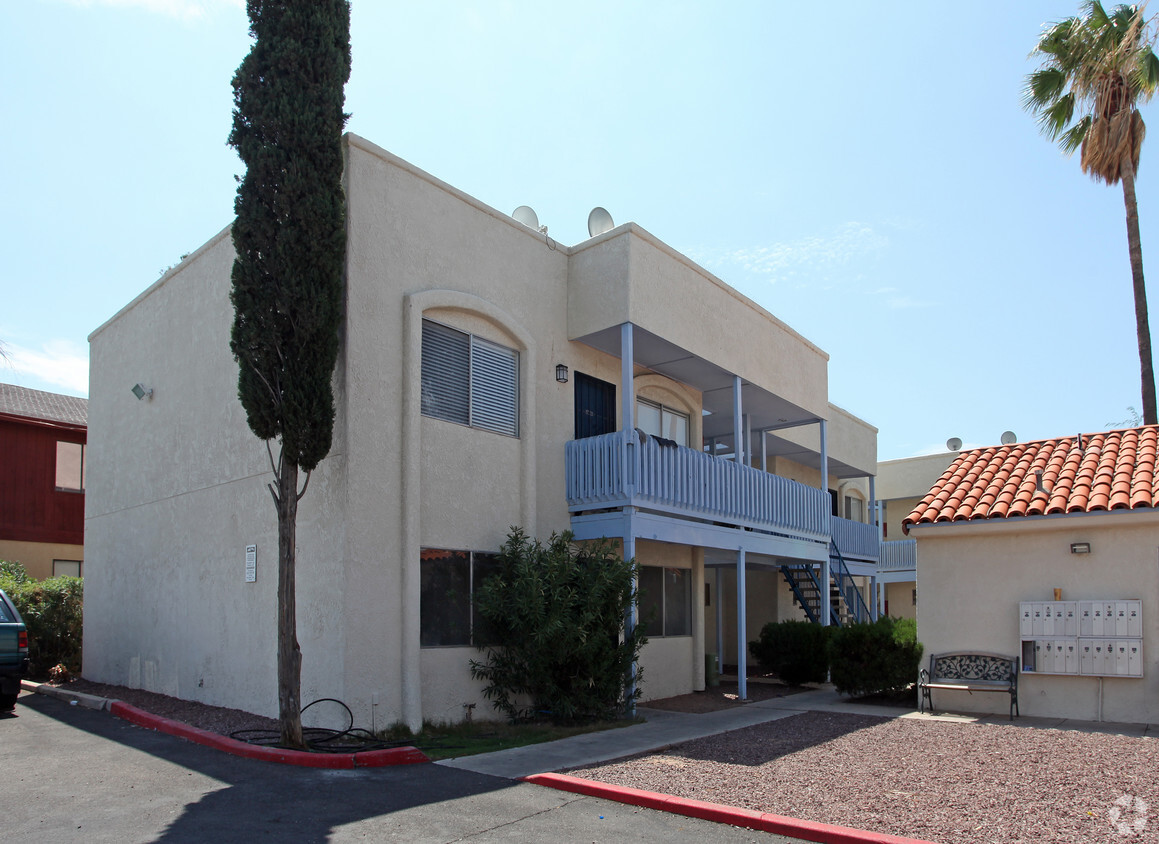 Building Photo - Sherwood Terrace