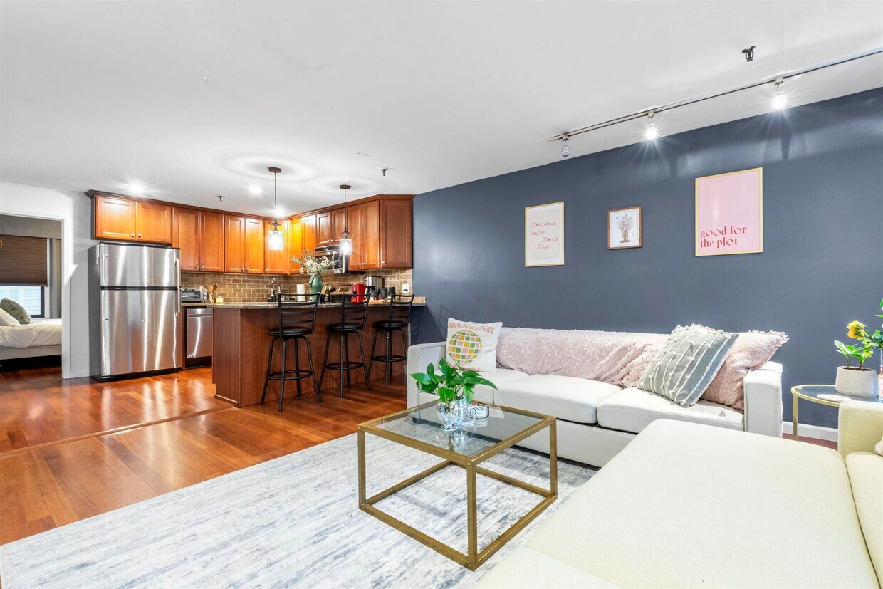 Foto principal - 84 Monroe St