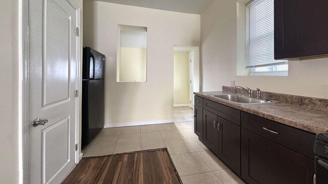 Foto del edificio - Renovated 3BR/1.5BA North Philly Home with Open Layout & Rear Yard