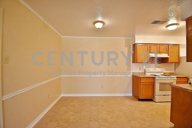 Building Photo - Lovely 3/2 Duplex on Corner Lot in Dallas ...