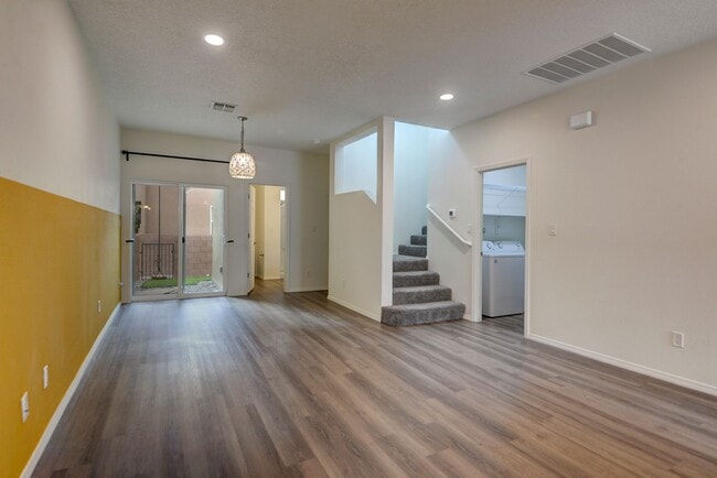 Foto del edificio - Amazing Modern 4 Bedroom in North Valley A...