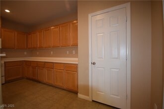 Building Photo - 121 Pettswood Dr