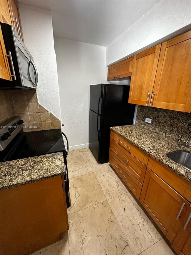 Foto del edificio - 903 NE 111th St