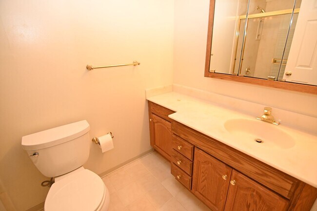 Foto del edificio - Charming 4-Bedroom 2 bath 2 car garage Home in desirable San Jose Neighborhood