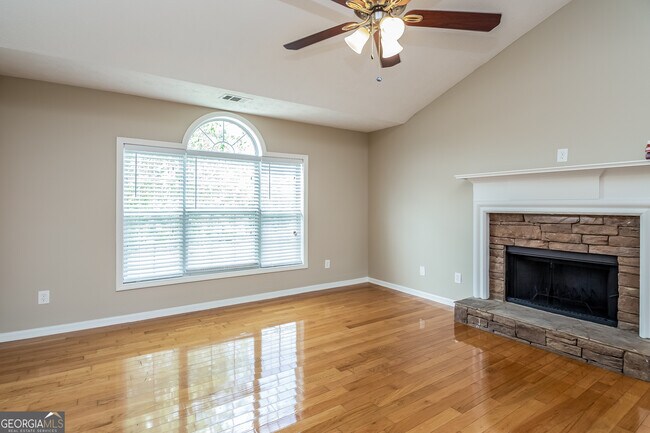 Foto del edificio - 3040 Reynolds Run