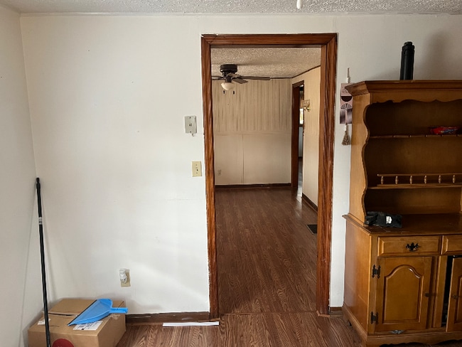 Building Photo - 550 Hopkins Rd