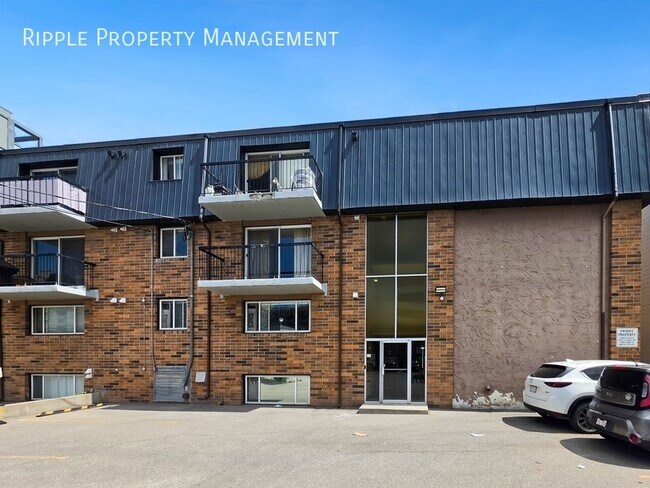 Photo du bâtiment - URBAN CHIC 1-BED CONDO | SUNNYSIDE LIVING