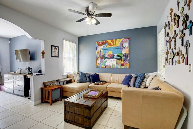 Foto del edificio - 4873 NW 107th Path