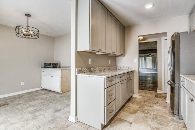 Foto del edificio - 4741 Huron Dr