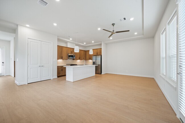 Building Photo - 24402 Colonial Willow Dr