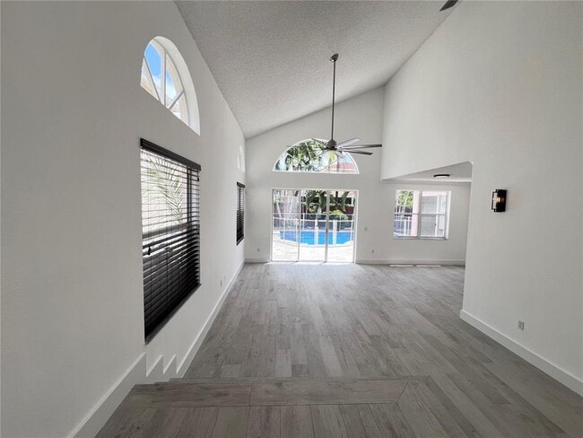 Building Photo - 725 NW 156th Ave