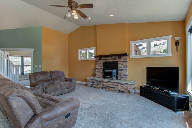 Building Photo - 21 Mores Creek Cir