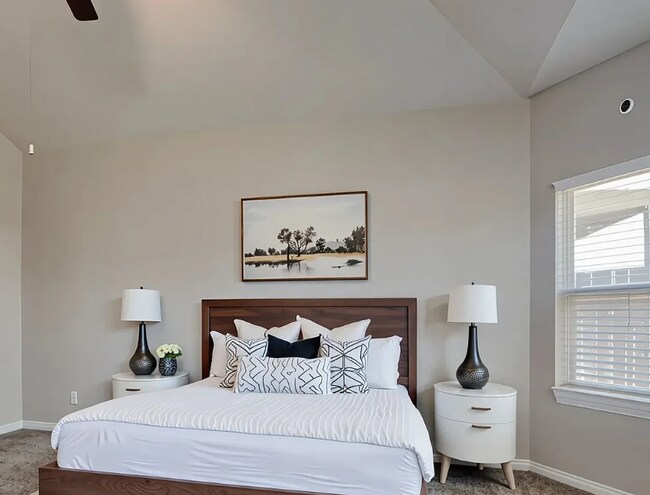 Building Photo - 6327 Sycamore Run