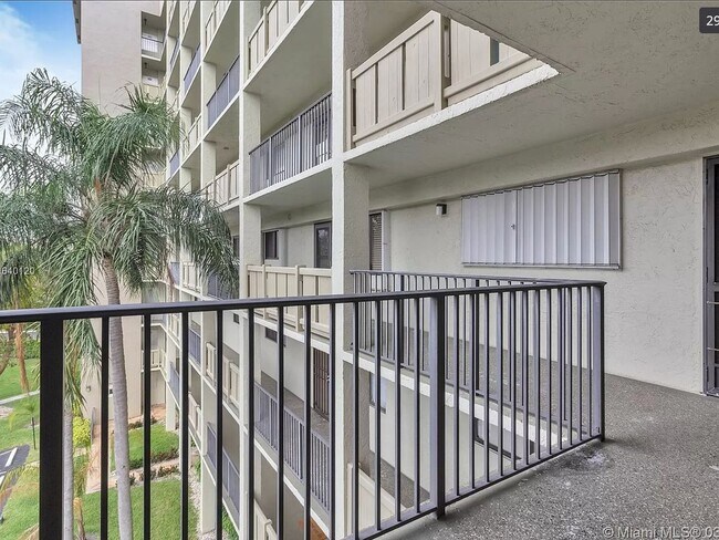 Foto del edificio - 2 Bedroom Condo in Pompano Beach