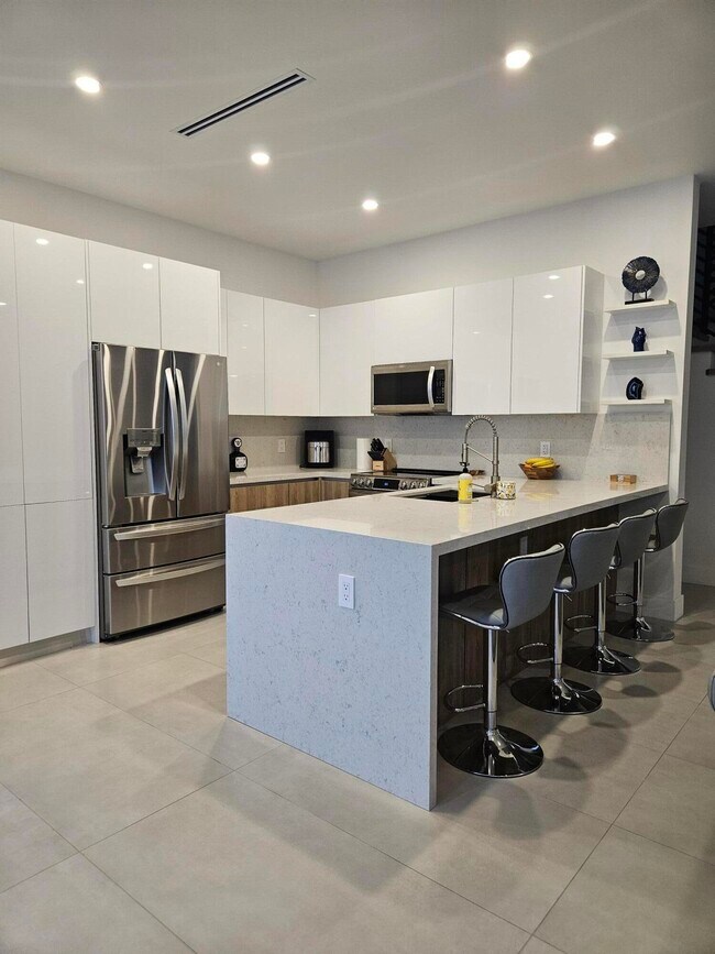 Foto del edificio - 2275 SE 7th St