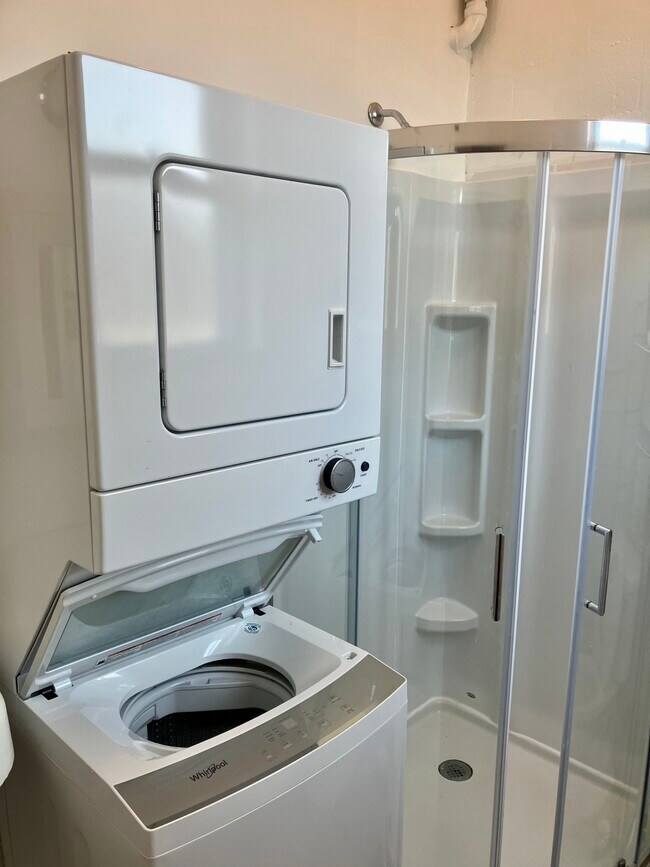 In-unit stacked washer and dryer - 414 S Ridge St