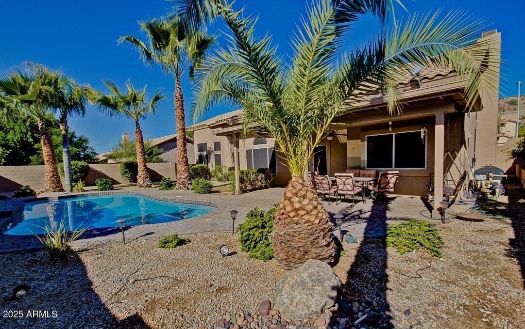 Foto principal - 315 E Mountain Sky Ave