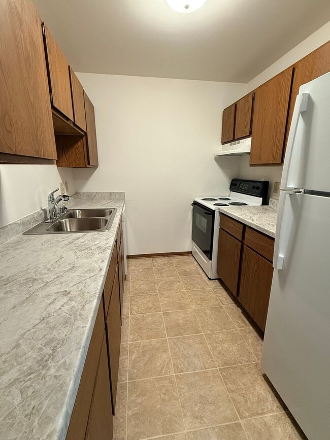 Building Photo - 726 Mansfield Ct