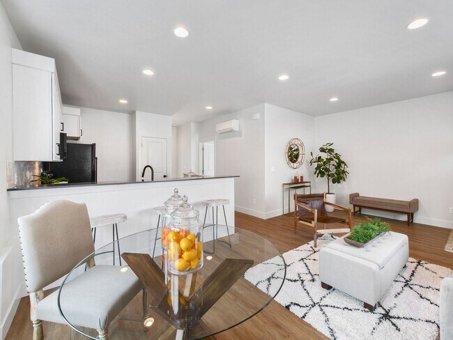 Building Photo - b2052