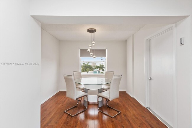 Foto del edificio - 401 Golden Isles Dr