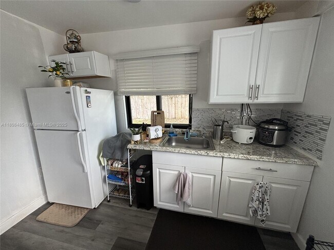 Foto del edificio - 1055 NW 153rd St