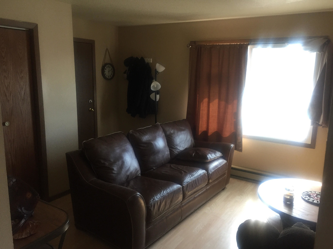 Primary Photo - 1112 Imperial Cir