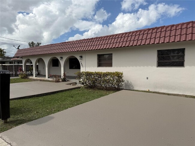 Building Photo - 7801 SW 12th St