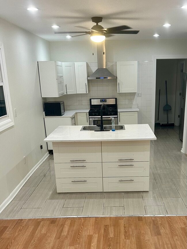 Foto del edificio - 1928 N Keeler Ave