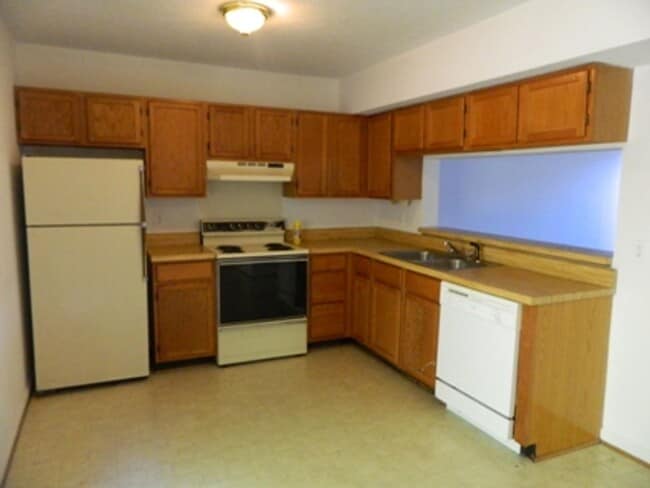 Building Photo - Montview Forest Townhomes-Close to Liberty...