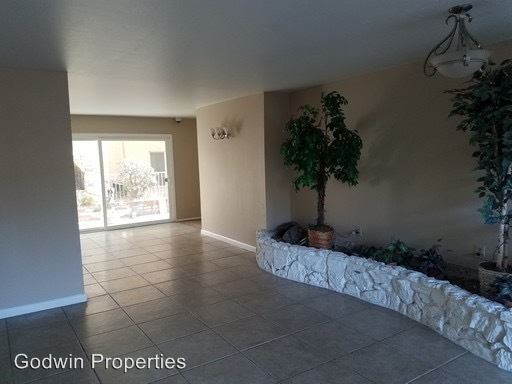 Building Photo - 266 Adams St