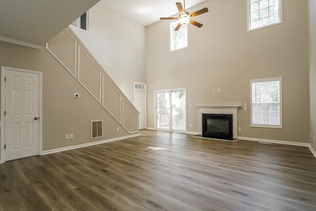 Foto del edificio - 2529 Trailwood Hills Dr